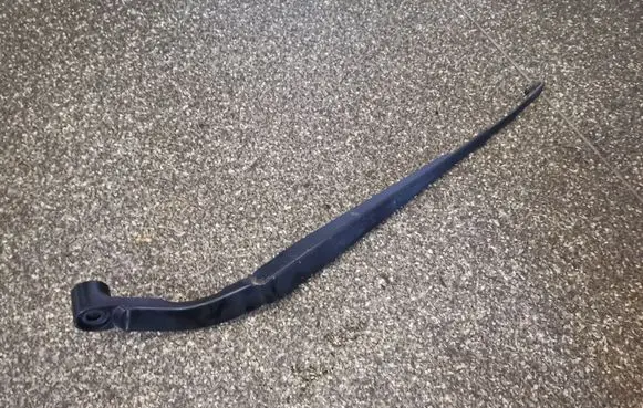 Nissan Leaf I (ZE0) Front wiper blade arm