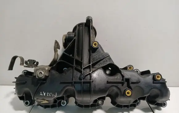 Volkswagen PASSAT B7 Intake manifold 03L129711AN
