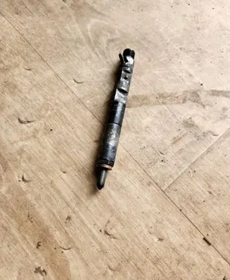 Fuel injector