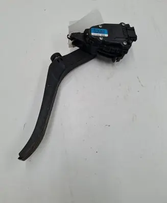Volkswagen Touareg I Accelerator throttle pedal 7L6723507A