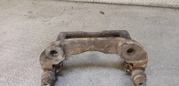 BMW 1 E81 E87 Front Brake Caliper Pad/Carrier