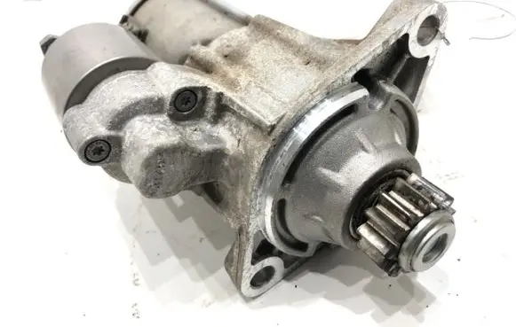 Audi Q3 F3 Starter motor 02E911022H