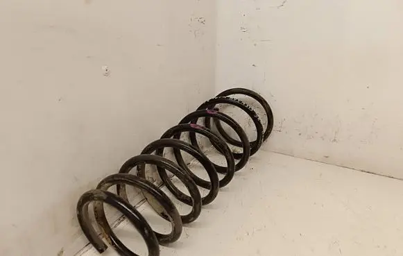Toyota Avensis T220 Rear coil spring
