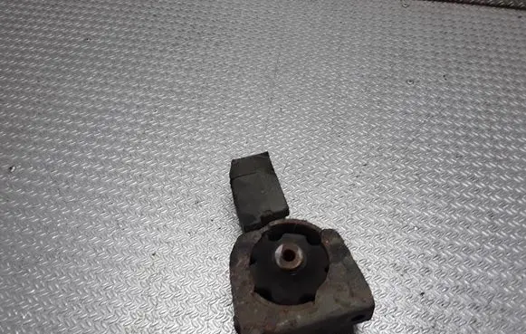 Toyota Corolla Verso E121 Engine mount bracket