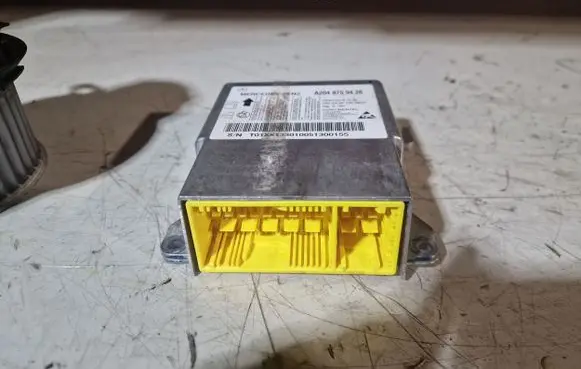 Mercedes-Benz C W204 Airbag control unit/module A2048709426