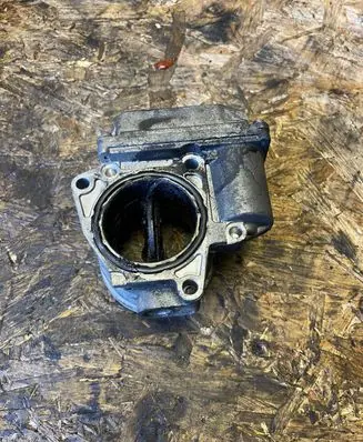 Volkswagen Golf V Throttle valve 03G128063C A2C53099815