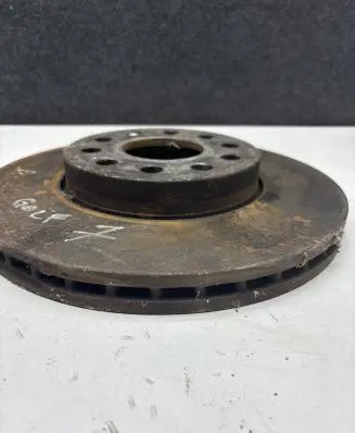 Volkswagen Golf VII Front brake disc