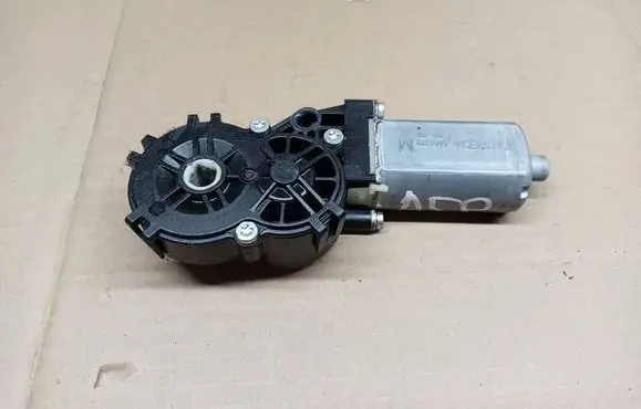 Audi A5 8T 8F Seat adjustment motor 0390203468
