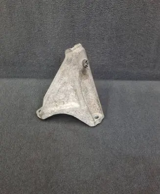 Audi A8 S8 D3 4E Engine mounting bracket 4E0199307AR 4E0199307AN 4E0199305L