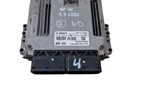 KIA Sportage Engine control unit/module 391502A380 0281032614