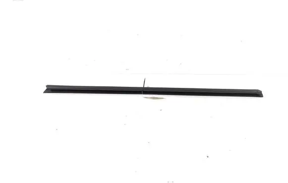 Opel Astra L Front door trim bar 9847335680