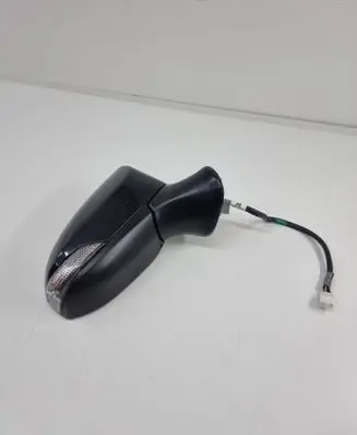 Toyota Avensis T270 Front door electric wing mirror
