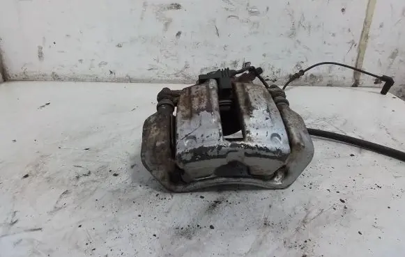 Mercedes-Benz C W203 Front brake caliper