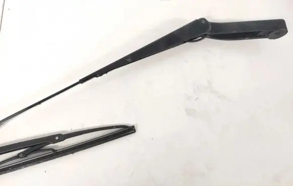 Ford Mondeo Mk III Front wiper blade arm