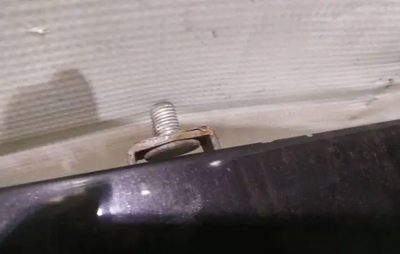 Toyota Yaris Tailgate/trunk/boot hinge