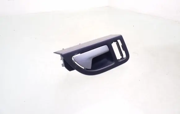 Volvo C30 Front door interior handle 8679157