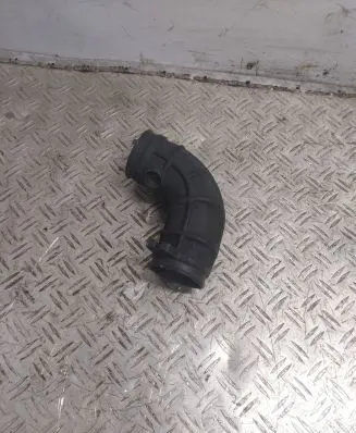 Opel Vectra B Air intake hose/pipe 90572051