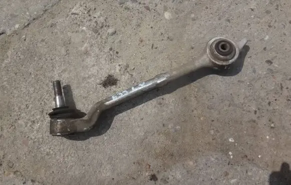 BMW 5 E39 Front control arm