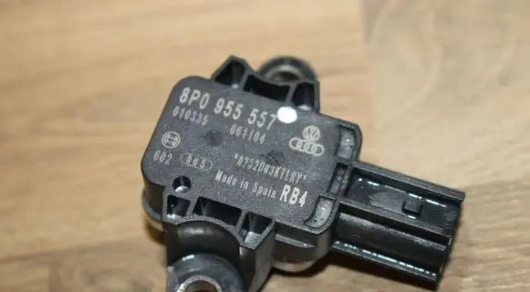 Audi A4 S4 B7 8E 8H Airbag deployment crash/impact sensor 8P0955557