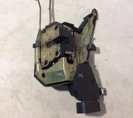 Lexus IS 200-300 Front door lock