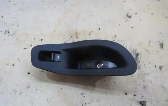 Fiat 500X Electric window control switch