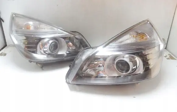 Renault Espace III Headlight/headlamp 7701064410