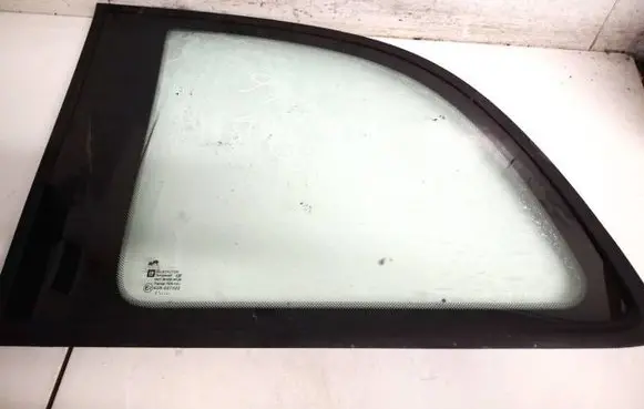 Opel Zafira A Rear side window as2