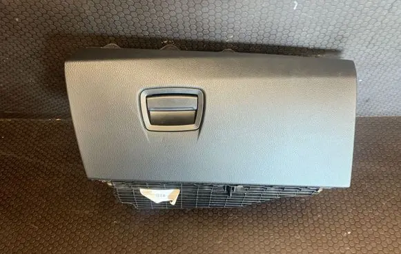BMW 5 F10 F11 Glove box 9166683 112420 07971