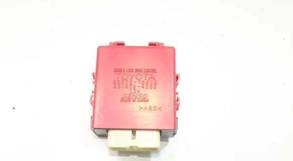 Lexus CT 200H Door central lock control unit/module 8597076010