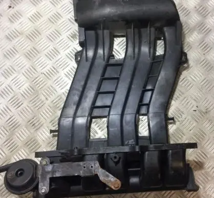 Volkswagen PASSAT B5 Intake manifold 071133203D