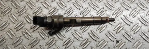 BMW 5 F10 F11 Fuel injector 7810702