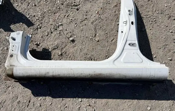 KIA Rio Sill