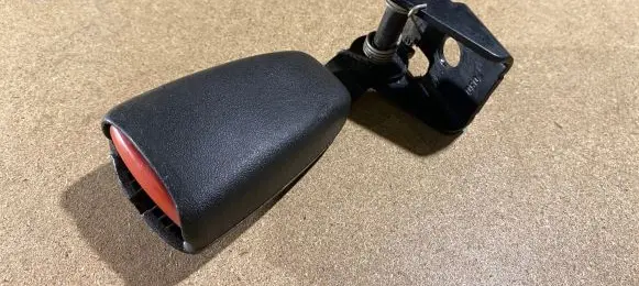 Volvo S80 Front seatbelt buckle