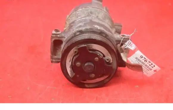 Volkswagen Golf V Air conditioning (A/C) compressor (pump)