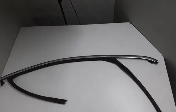 Opel Insignia B Front door rubber seal 39144545