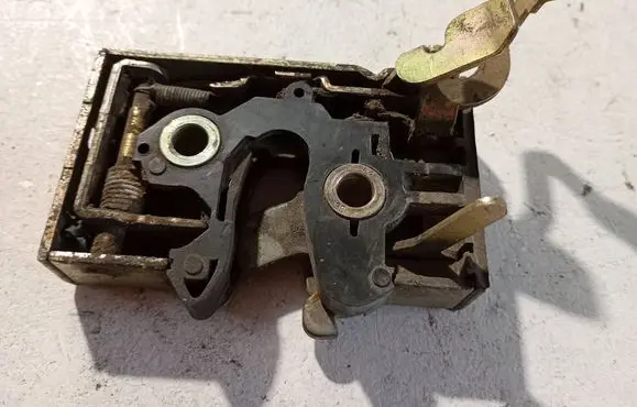 Seat Toledo I (1L) Front door lock 1L0837016A