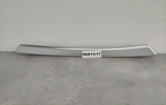BMW 5 F10 F11 Front door trim bar 7225546