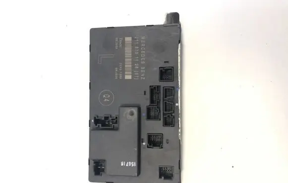 Mercedes-Benz E W211 Door control unit/module 2118701126
