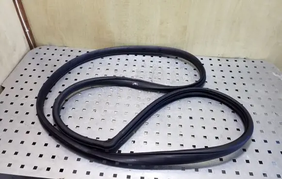 Mazda 3 II Rear door rubber seal (on body) 