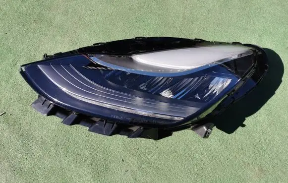 Tesla Model 3 Headlight/headlamp 1077375-50-B 339994 19127184129