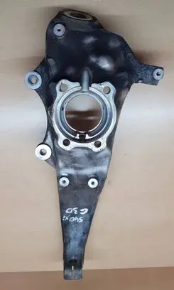 BMW 5 G30 G31 Front wheel hub 6884385