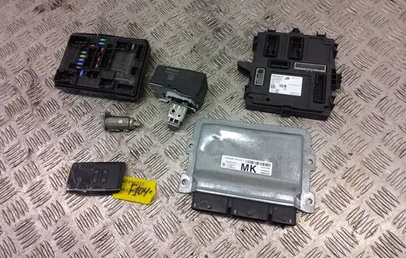 Renault Zoe Engine ECU kit and lock set 