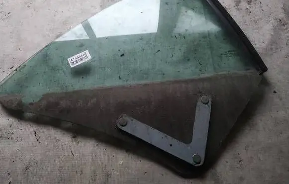 Renault Megane II Rear side window AS2