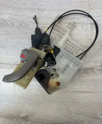 Hyundai Tucson JM Rear door lock