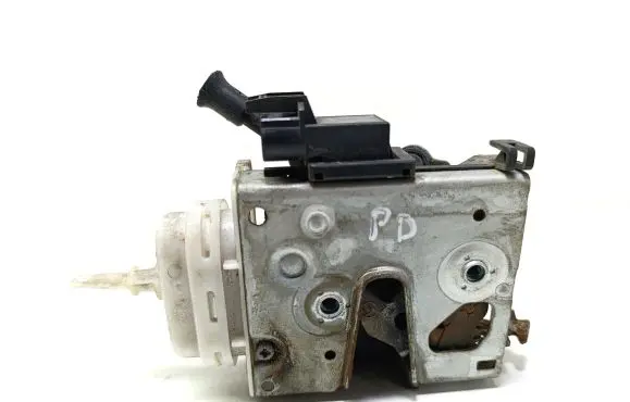 Audi A4 S4 B5 8D Front door lock 8D18E7016F