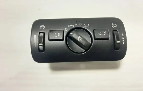 Volvo V40 Light switch 30739425