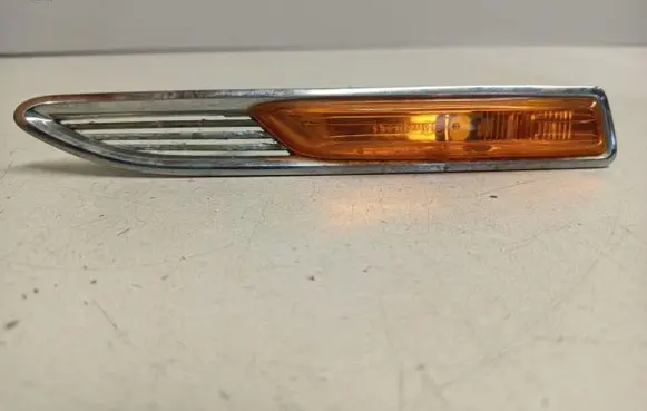 Ford Mondeo MK IV Front fender indicator light 7S7113K354BD
