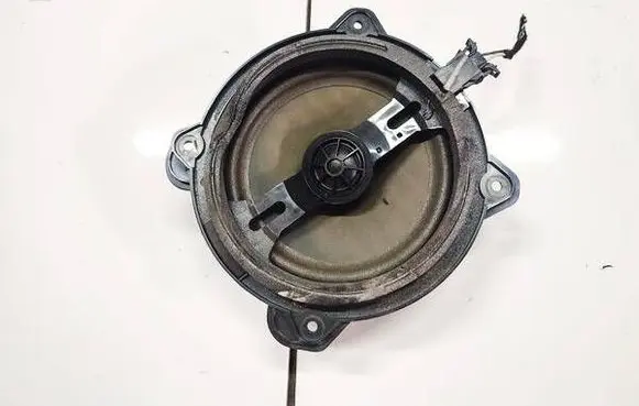 Audi A3 S3 8P Front door speaker 8h0035411