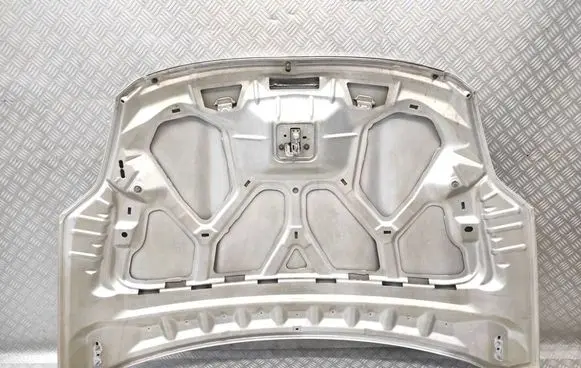 Engine bonnet/hood sound/heat insulation