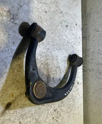Toyota Land Cruiser (J120) Front upper control arm/wishbone 
